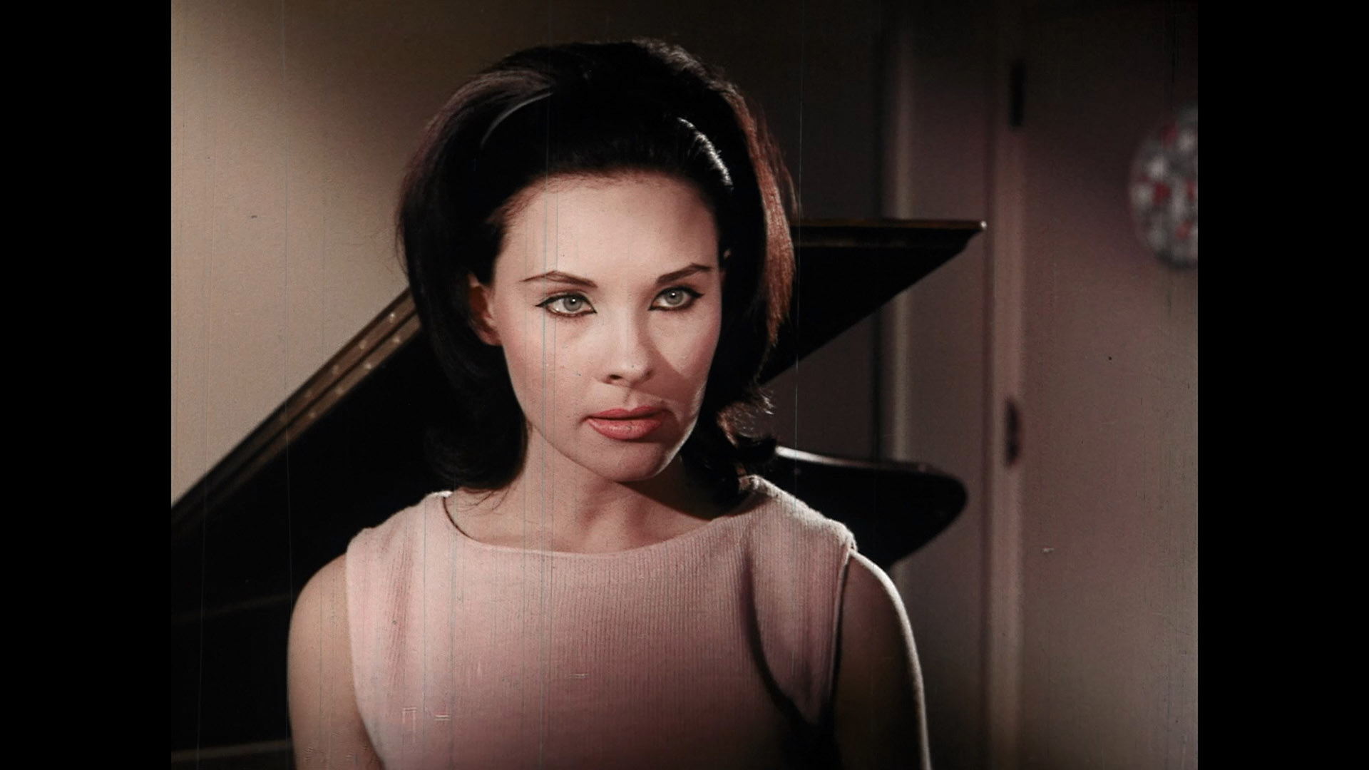Moonlighting Wives